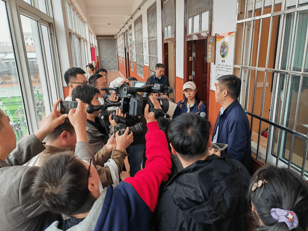 媒体记者聚焦新乡市义务教育集团化办学！