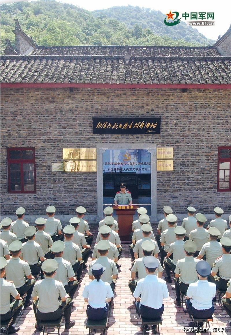 特别策划丨信念如磐，军旗跟着党旗走